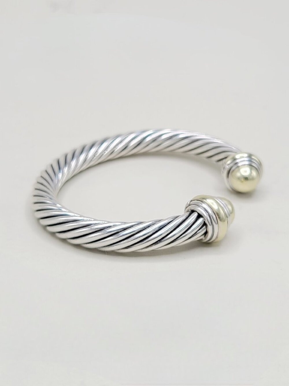 David Yurman Classic Cable Bracelet w/ 14K Yellow Gold - 7mm - Size Medium - Picture 3 of 9